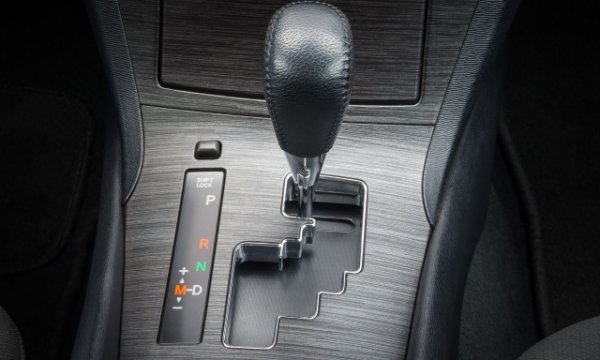 Изобретението също е италианско , патентовано от Елио Трента през 1931 г. като "прогресивна автоматична скоростна кутия". За съжаление, инженерът от Citt&agrave; della Pieve не успява да осребри изобретението си. То е отхвърлено от Fiat , тъй като се смята за противопоказно по отношение на производителност и консумация. Патентът е прехвърлен на американския Oldsmobile, който през 1938 г. разработва четиристепенния Hydramatic, монтиран на милиони автомобили. 